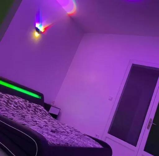 Appartement Loue 40 M2 Avec Son Patio Jacuzzi