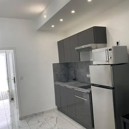 Loue 40 M2 Avec Son Patio Jacuzzi Apartment *
