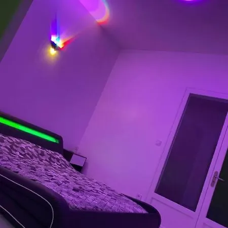 Appartement Loue 40 M2 Avec Son Patio Jacuzzi