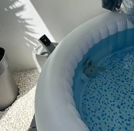 Loue 40 M2 Avec Son Patio Jacuzzi アパート *